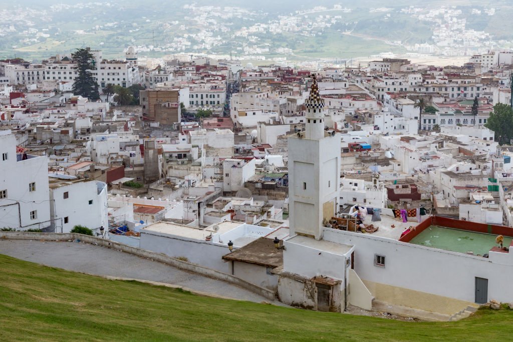 Vista del quartiere della Medina di Tetouan, nel Marocco settentrionale, con gli antichi edifici del centro storico.
